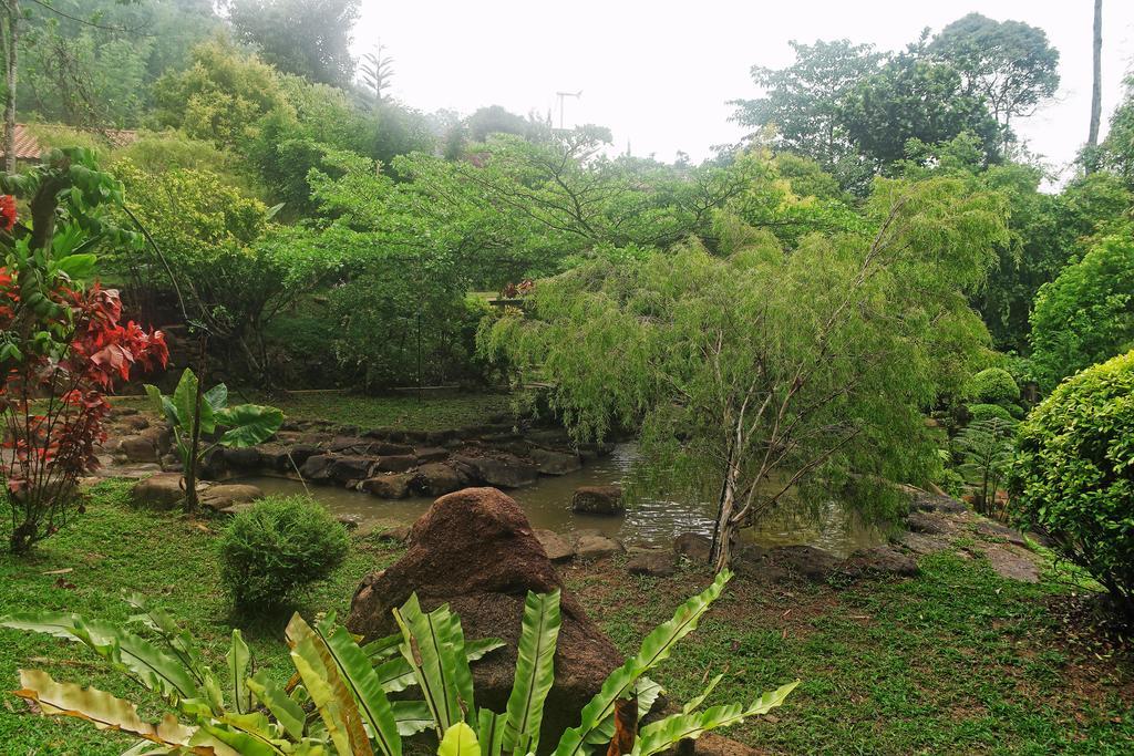 Harmony Valley Retreat Bukittinggi Exterior foto